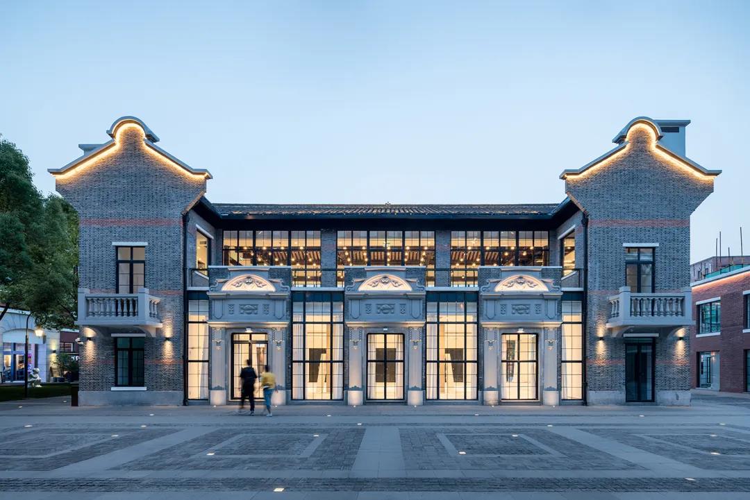项目名称：上海老码头

项目地址：上海市黄浦区中山南路505号

建设单位：上海弘基集团股份有限公司

设计单位：三益中国

建筑面积：30000㎡
