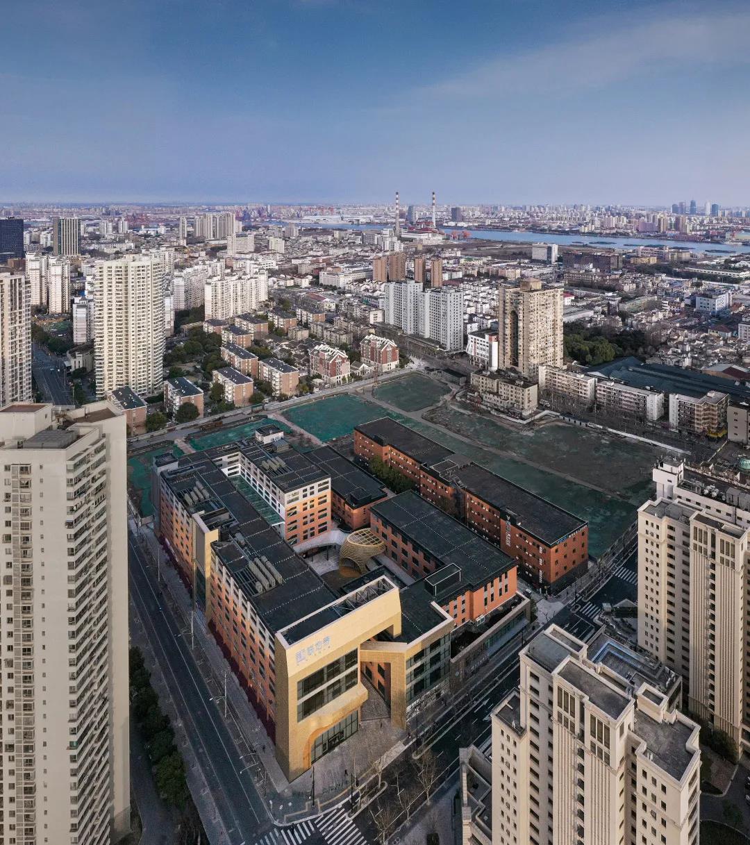 项目名称：上海新联地带

项目地址：上海市杨浦区临青路430号

建设单位：上海盛盼企业管理有限公司

设计单位：三益中国

建筑面积：37935㎡
