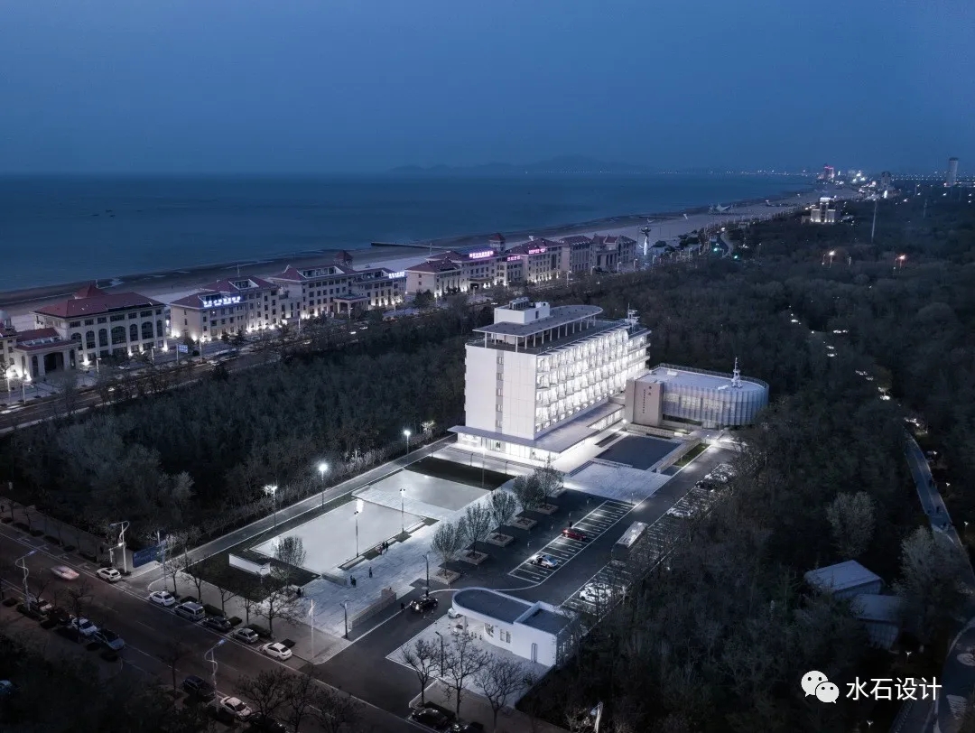 夜幕下的烟台海洋经济总部基地